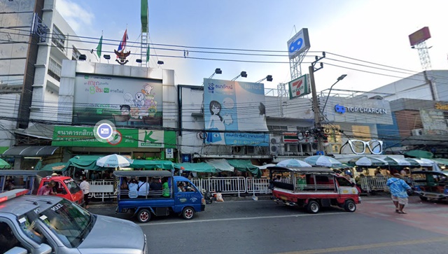  ให้เช่าห้องโถงชั้น1 ตลาดวังหลัง 600ม. อาคารพาณิชย์ ติดถนนใหญ่ 1นอน 6 น้ำ เพดานสูง 24 ตร.วา.100ตร.ม. นานาชาติปรีดี ม.ธรรมศาสตร์ 1.3 กม. 