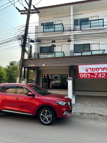 TOWNHOUSE ทาวน์โฮม 3 ชั้น (ห้องมุม) ขนาด 31.6 ตร.ว. (พื้นที่ใช้สอย 300 ตร.ม.) อ.เมืองเลย จ.เลย 2300000 -  พื้นที่เท่ากับ 0 ไร่ 0 งาน 32 sq.wa ไม่ไกลจาก เยื้องกับโรงแรมศรีสุขเดอเลย และห่างจากโลตัสเอ็กซ์เพรส บ้านนาหนอง ประมาณ 500 ม. ราคานี้ดีสุดในย่าน 