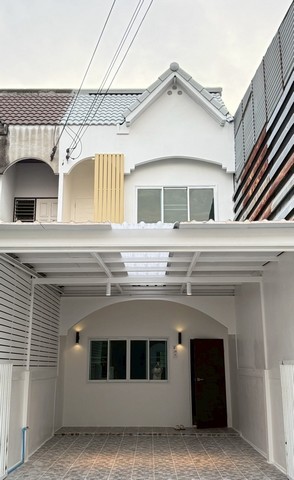 [ขาย] ทาวน์เฮ้าส์ 24 ตร.ว. เชิงสะพานอาชาสีหมอก | 2 นอน 2 น้ำ รีโนเวทใหม่ | ใกล้ รพ.เจ้าพระยา | 1.79 ล้าน